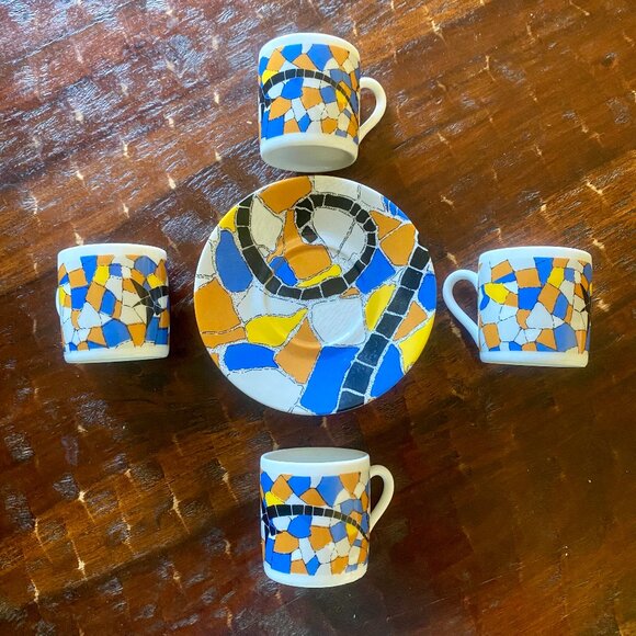 Set of 4 Trencadis Gaudi espresso cups/saucers, purchased in Barcelona, vintage. - Picture 1 of 10
